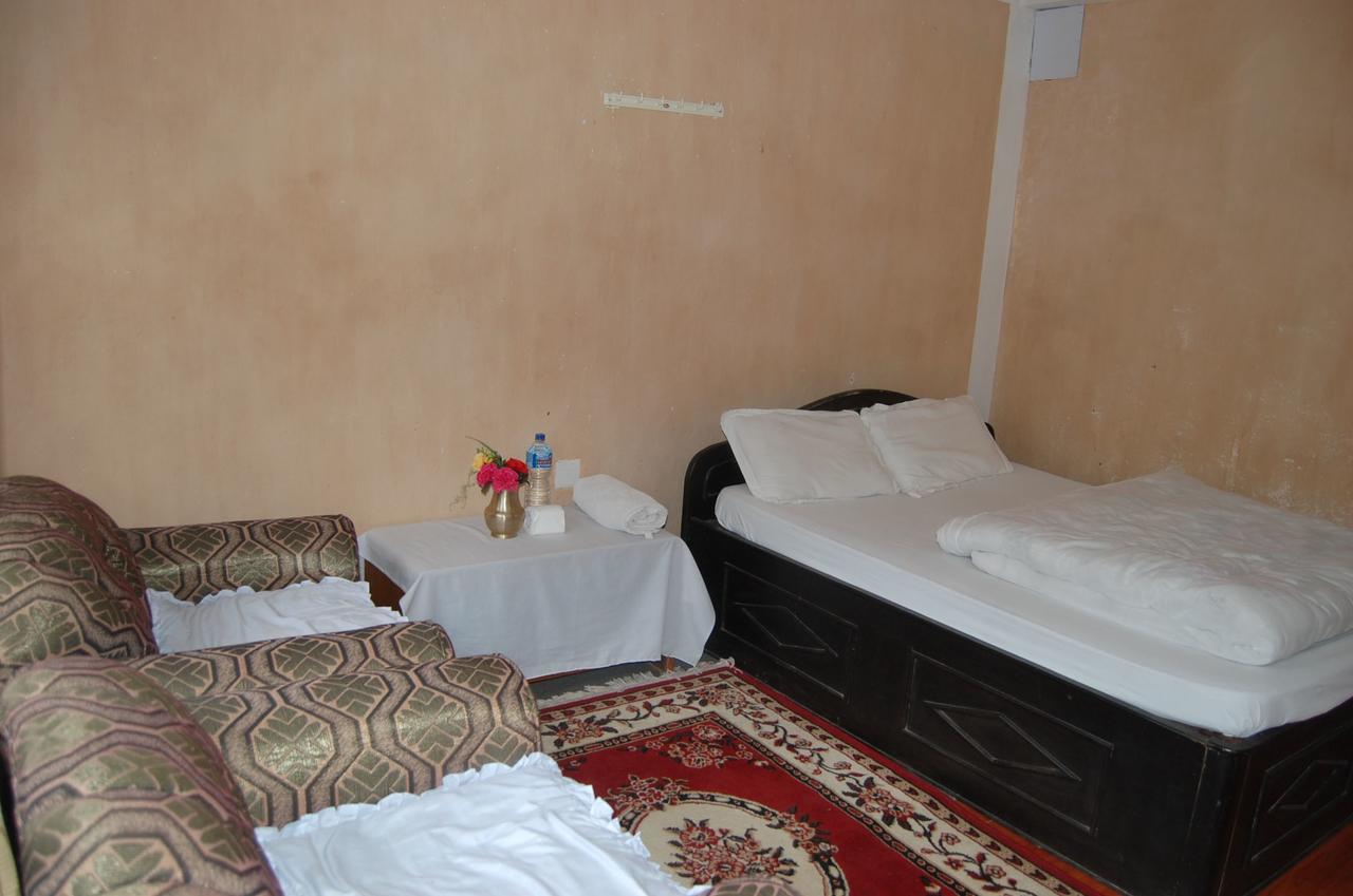 Shrestha Hotel & Restaurant Бандипур Екстериор снимка